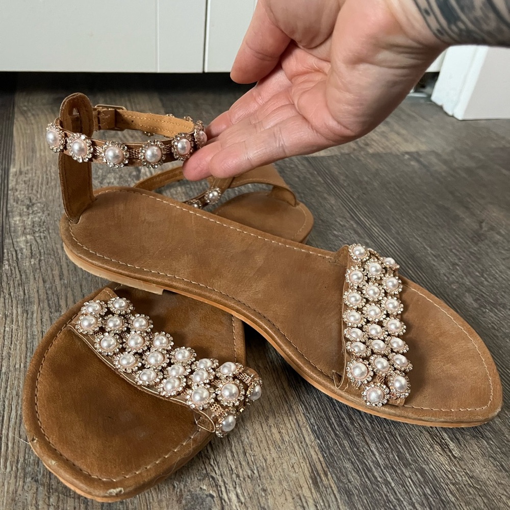 Pearl Rhinestone Boho Sandals - Picture 3 of 3